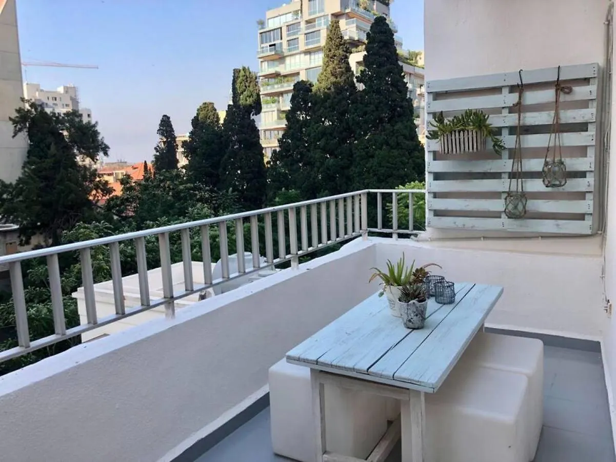 Apartament Lovely 2 Bedroom In Gemmayze Bejrut